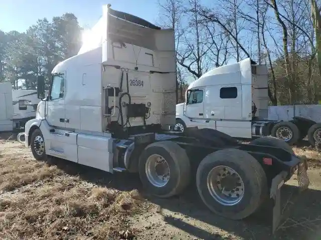4V4NC9EH4GN963727 2016 VOLVO VN-2