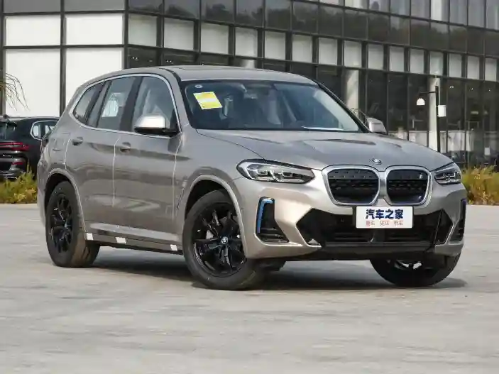  2024 BMW IX3-0