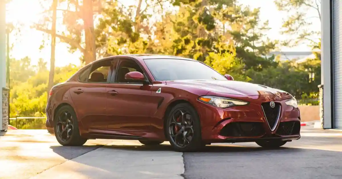 Чому варто обрати Alfa Romeo Giulia у США: все про стильний седан