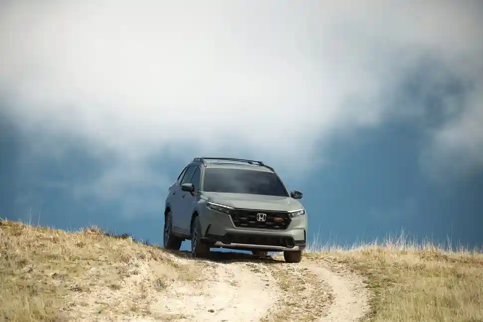 Mazda CX-5 против Honda CR-V — сравнение лучших компактных кроссоверов из США