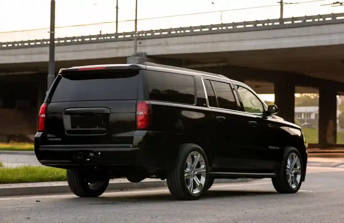 1GNSKHKC2JR383940 2018 CHEVROLET SUBURBAN 1500 LT-4
