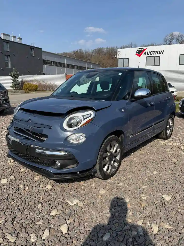 ZFBNFACHXLZ042819 2020 FIAT 500L LOUNGE HATCH-3