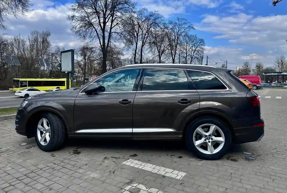 WAUZZZ4MXKD000692 2018 AUDI Q7-5