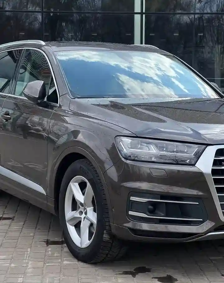 WAUZZZ4MXKD000692 2018 AUDI Q7-1