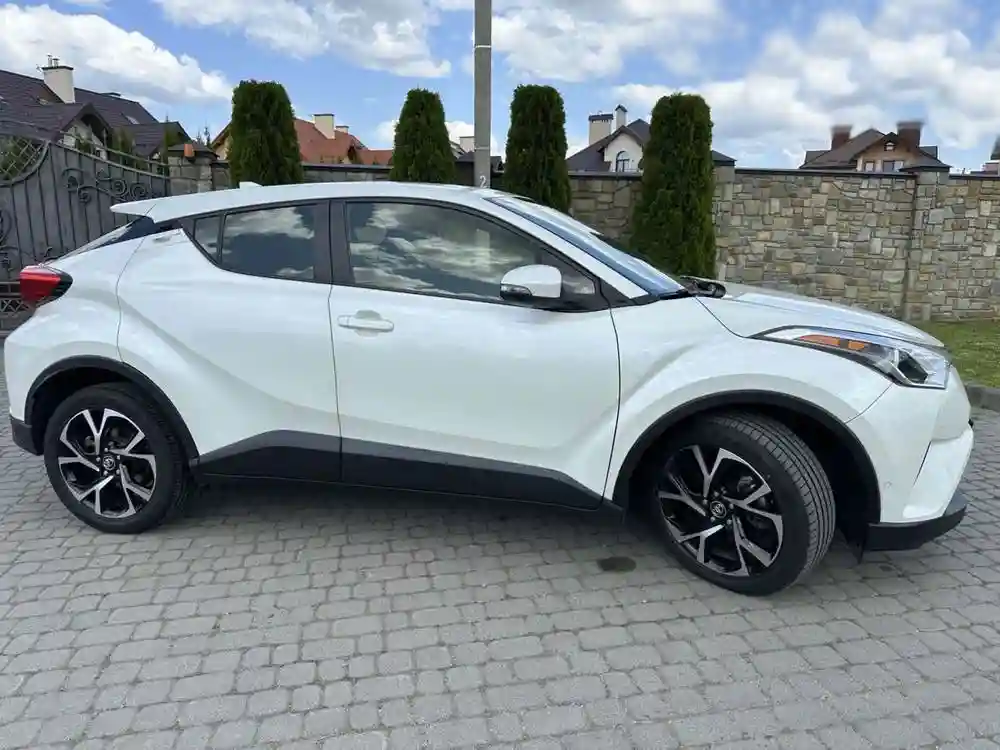 JTNKHMBXXJ1005653 2018 TOYOTA C-HR XLE-2