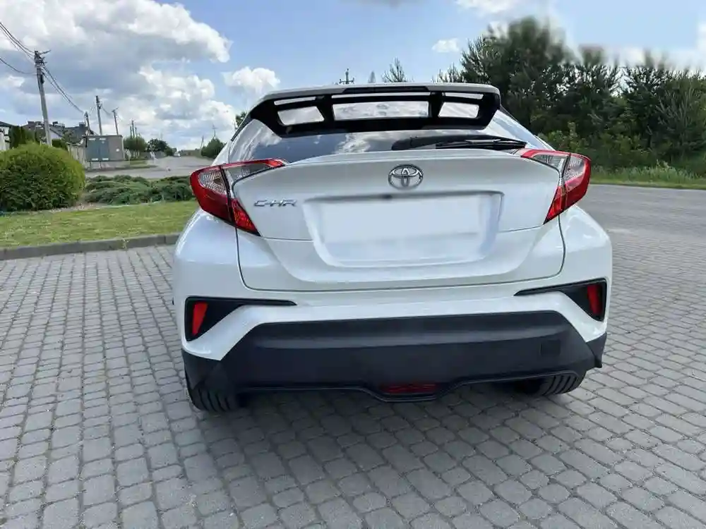 JTNKHMBXXJ1005653 2018 TOYOTA C-HR XLE-4