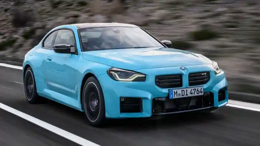 BMW M2 xDrive: теперь с полным приводом — и Audi RS 3 нервно курит в сторонке