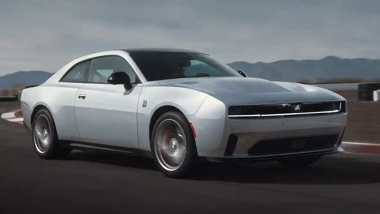 Новый Dodge Charger добрался до Европы — и это уже не просто мышца с V8