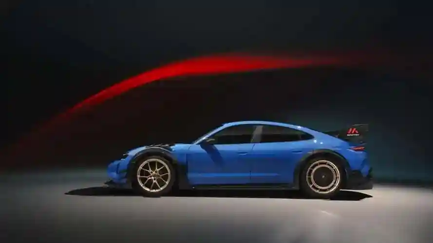 Porsche Taycan 2027: симулятор передач, большая батарея и новый характер