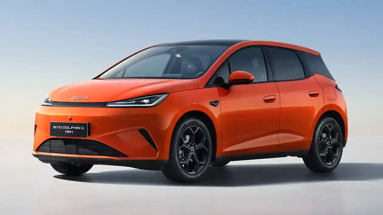 BYD Dolphin G: китайский малыш с гибридным сердцем метит в народные любимцы Европы