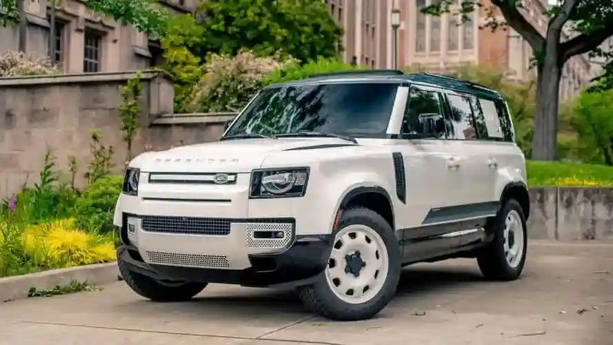 Land Rover отзывает 250 000 внедорожников: проблема с подушками безопасности