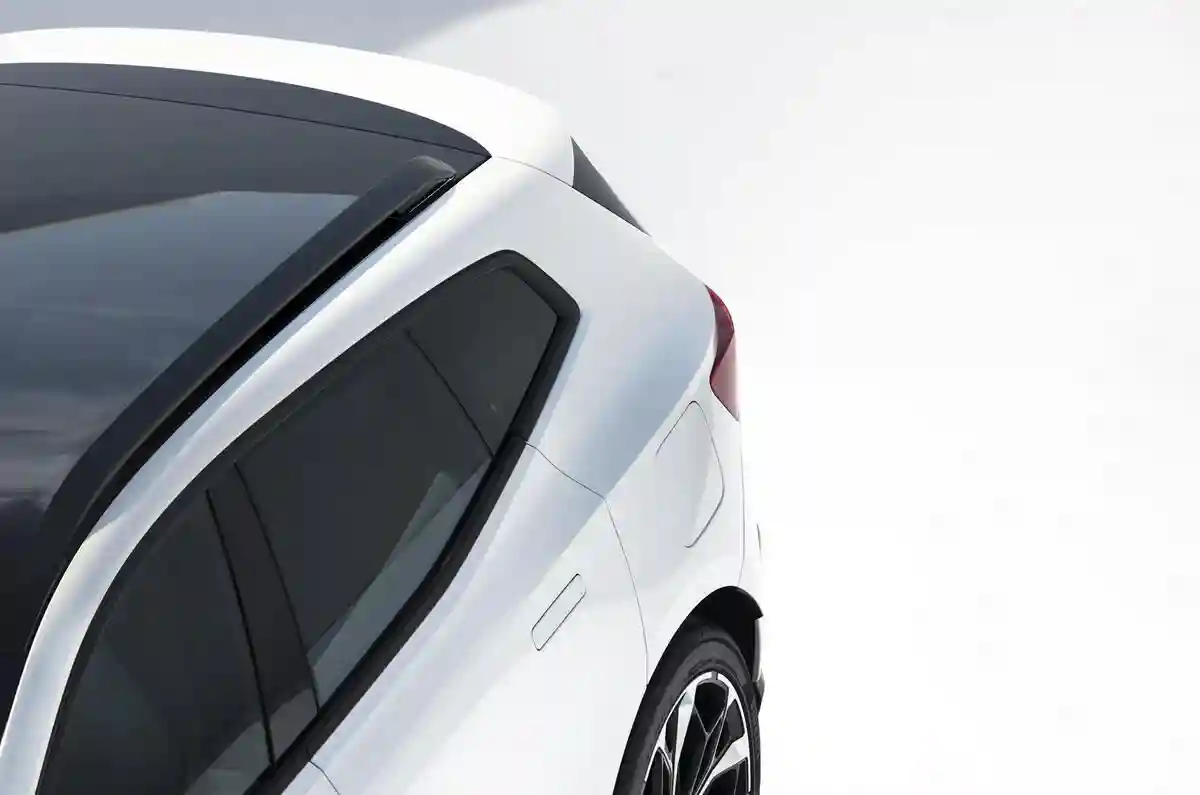 Polestar 4 SUV: 536 л.с., почти 630 км запаса хода и нормальное заднее стекло — наконец-то