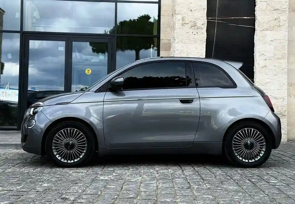 ZFAEFAC43MX019719 2021 FIAT 500 E-4