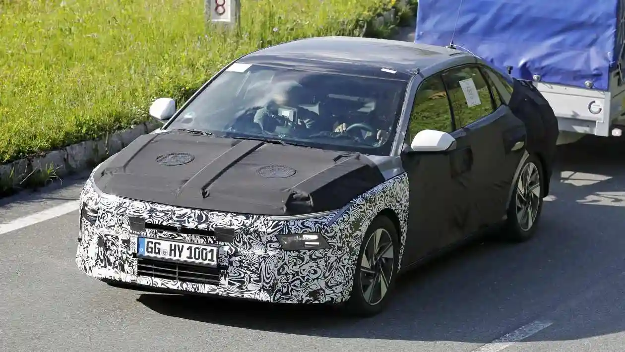 Новый Hyundai Avante замечен на тестах: готовится к нам?
