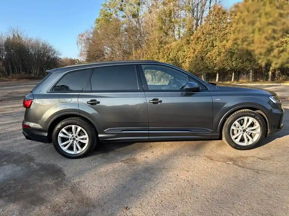 WAUZZZ4M4PD036059 2023 AUDI Q7 S-LINE-2