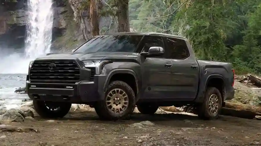 Toyota Tundra 2027: заводской оверлэндер — это уже не тюнинг, а комплектация