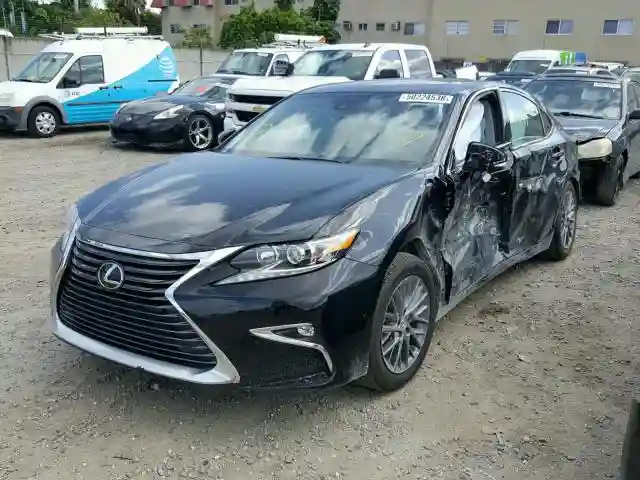 58ABK1GG8JU090119 2018 LEXUS ES 350-1