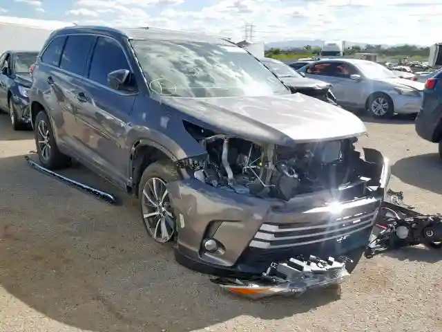 5TDKZRFH9JS259410 2018 TOYOTA HIGHLANDER SE-0