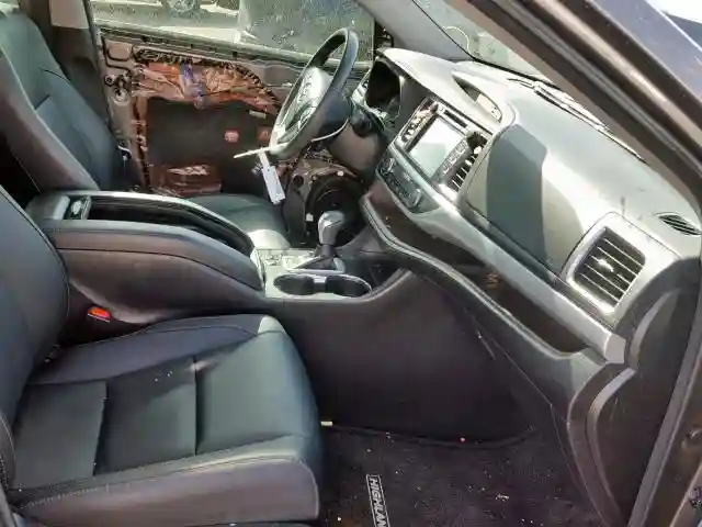 5TDKZRFH9JS259410 2018 TOYOTA HIGHLANDER SE-4