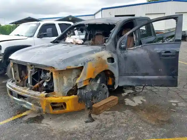1N6BA1F31HN523794 2017 NISSAN TITAN XD S-1