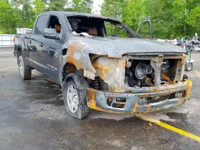 1N6BA1F31HN523794 2017 NISSAN TITAN XD S-0