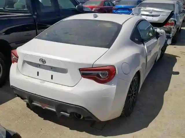 JF1ZNAA13H8710633 2017 TOYOTA 86 BASE-3