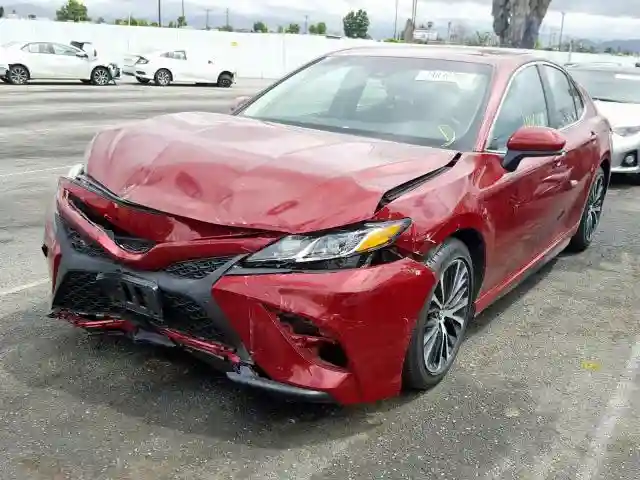4T1B11HK8JU612826 2018 TOYOTA CAMRY L-1