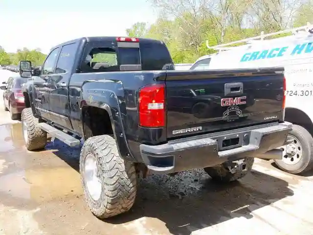 1GT12UE8XGF169261 2016 GMC SIERRA K2500 DENALI-2