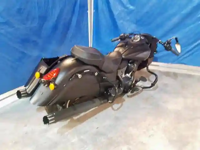 56KTHDAA2J3357338 2018 INDIAN MOTORCYCLE CO. SPRINGFIELD DARK HORSE-3