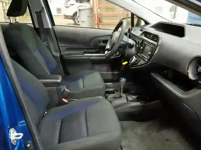 JTDKDTB35J1613913 2018 TOYOTA PRIUS C-4