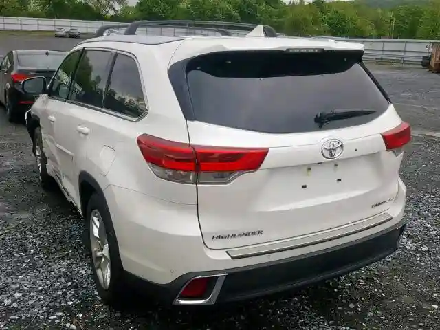 5TDDZRFH3JS872860 2018 TOYOTA HIGHLANDER LIMITED-2