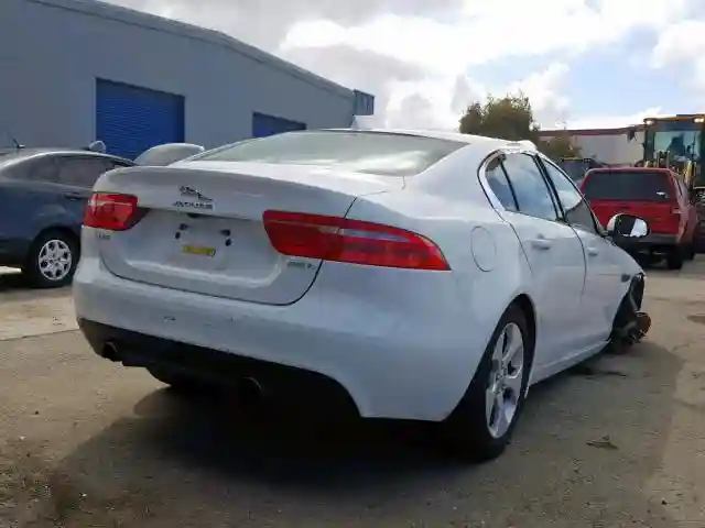 SAJAR4BG4HA976012 2017 JAGUAR XE-3