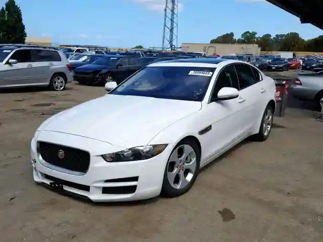 SAJAR4BG4HA976012 2017 JAGUAR XE-1