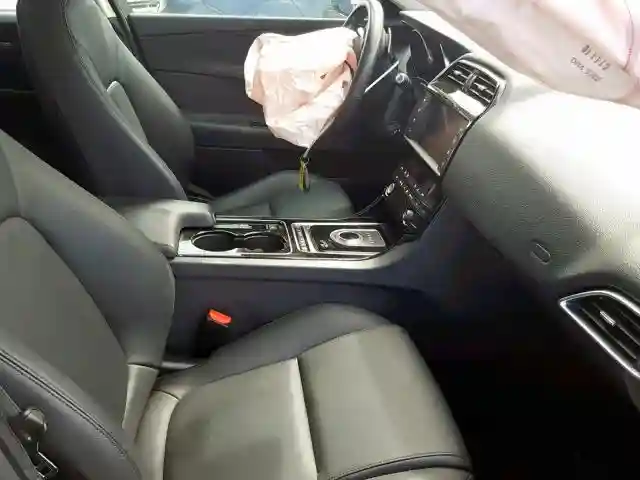 SAJAR4BG4HA976012 2017 JAGUAR XE-4