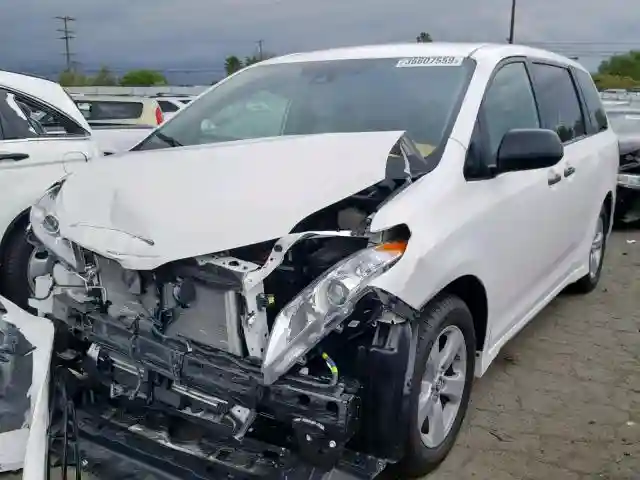 5TDZZ3DC1KS983211 2019 TOYOTA SIENNA-1