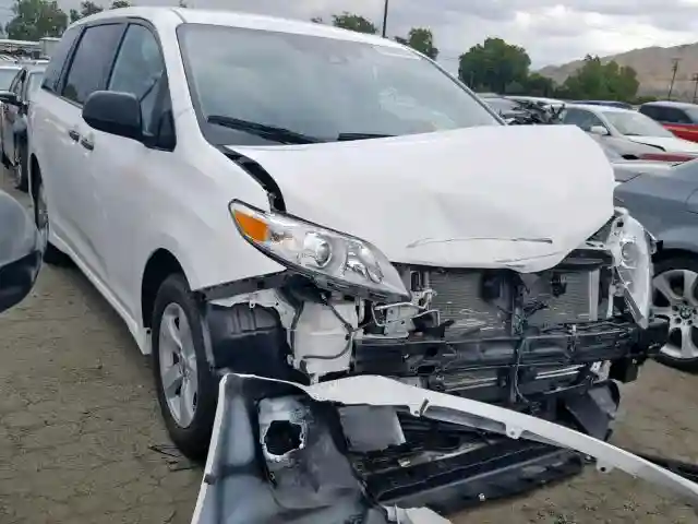 5TDZZ3DC1KS983211 2019 TOYOTA SIENNA-0