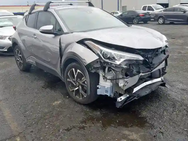 NMTKHMBX8JR032551 2018 TOYOTA C-HR XLE-0