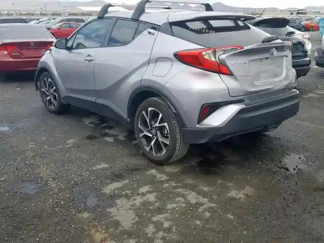 NMTKHMBX8JR032551 2018 TOYOTA C-HR XLE-2
