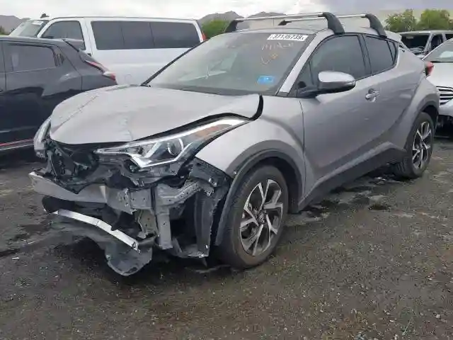 NMTKHMBX8JR032551 2018 TOYOTA C-HR XLE-1