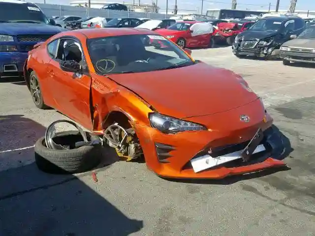 JF1ZNAA1XH8710838 2017 TOYOTA 86 BASE-0