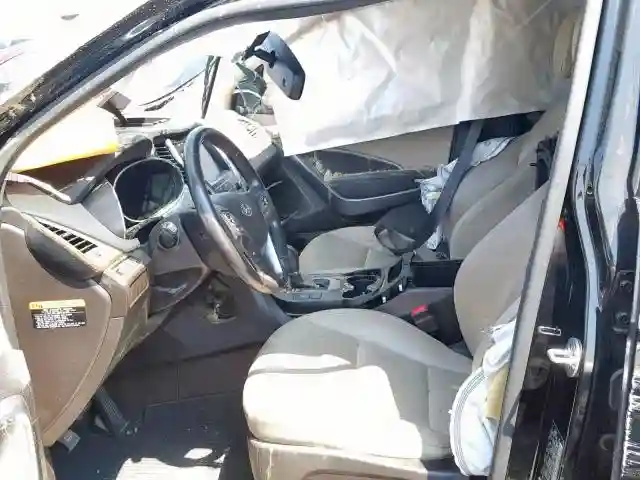 KM8SN4HF0HU169672 2017 HYUNDAI SANTA FE SE-4