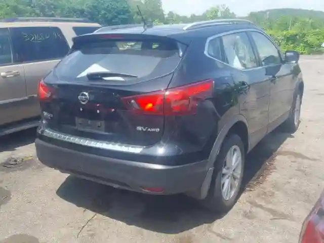 JN1BJ1CR5JW284460 2018 NISSAN ROGUE SPORT S-3