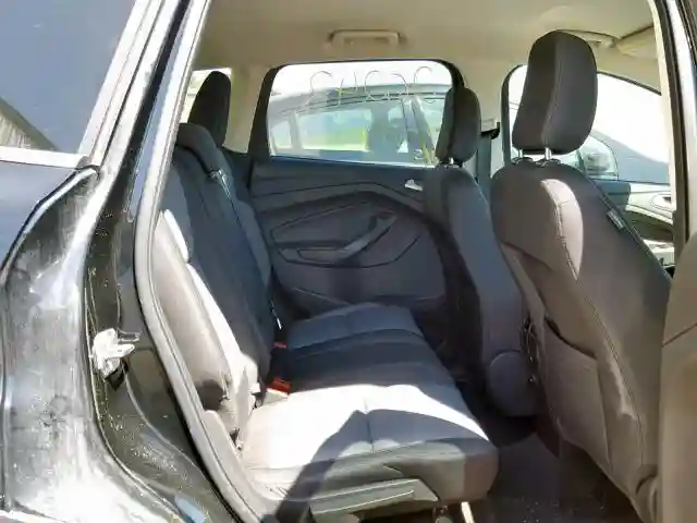 1FMCU9GD3JUB64640 2018 FORD ESCAPE SE-5