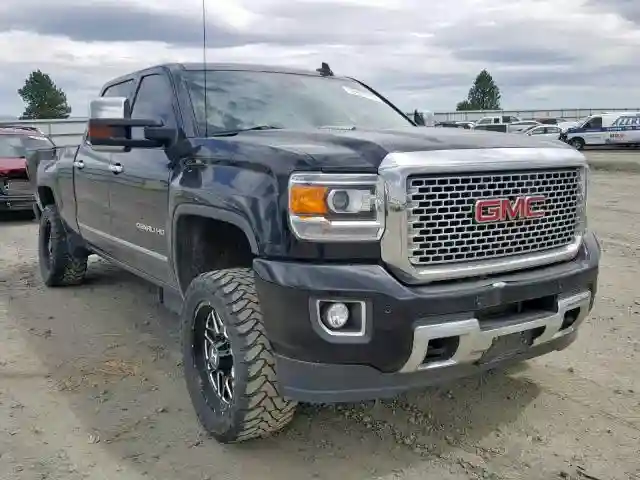 1GT12UE8XGF269585 2016 GMC SIERRA K2500 DENALI-0