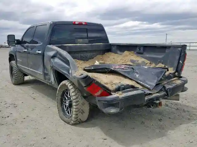1GT12UE8XGF269585 2016 GMC SIERRA K2500 DENALI-2