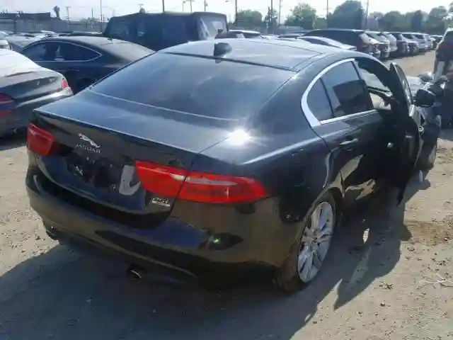 SAJAS4FX5KCP52709 2019 JAGUAR XE-3