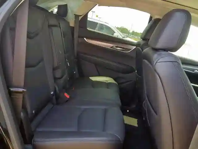1GYKNCRS7JZ185686 2018 CADILLAC XT5 LUXURY-5