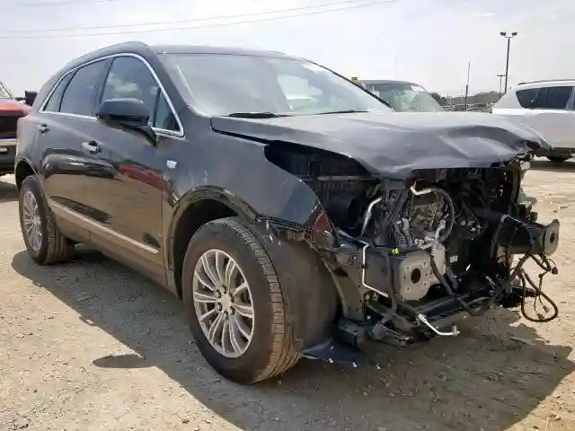 1GYKNCRS7JZ185686 2018 CADILLAC XT5 LUXURY-0