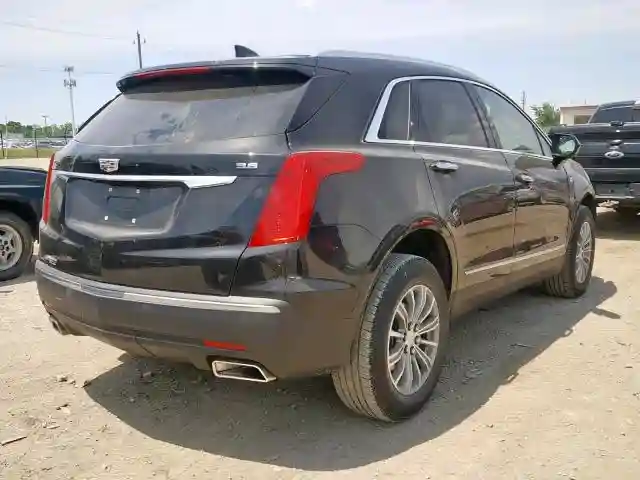 1GYKNCRS7JZ185686 2018 CADILLAC XT5 LUXURY-3