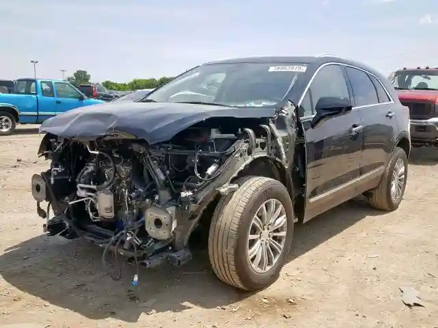 1GYKNCRS7JZ185686 2018 CADILLAC XT5 LUXURY-1